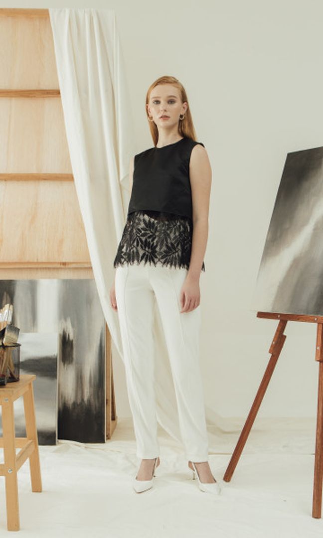 River Top in Black (Ready S)