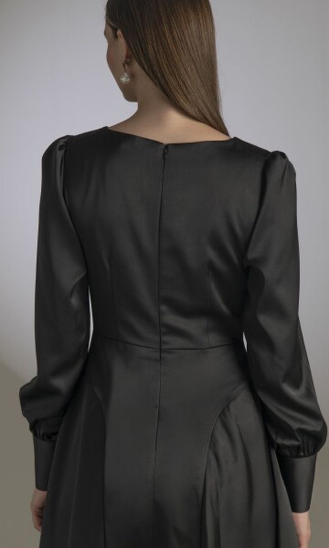 Jora Dress in Black (READY SIZE B84/W68)