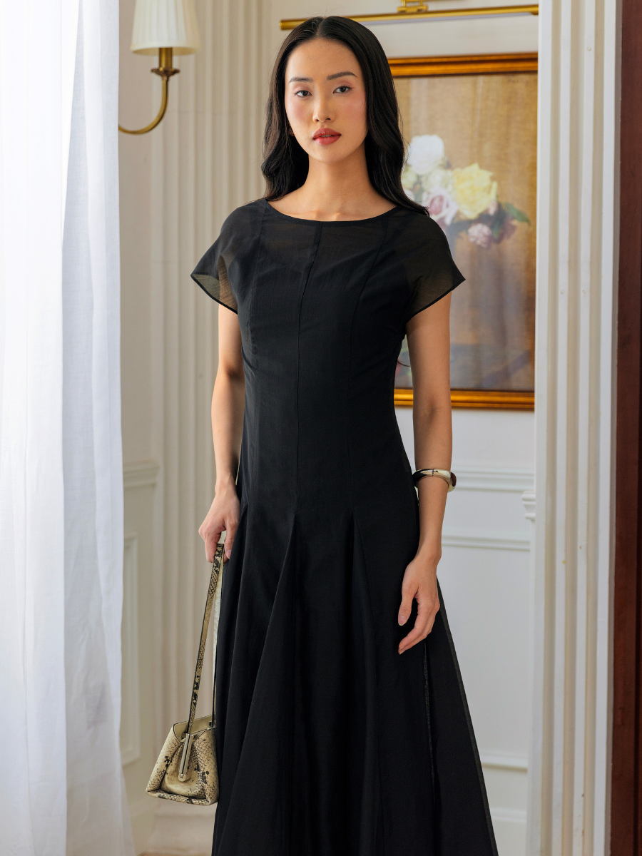 Larah Dress in Black
