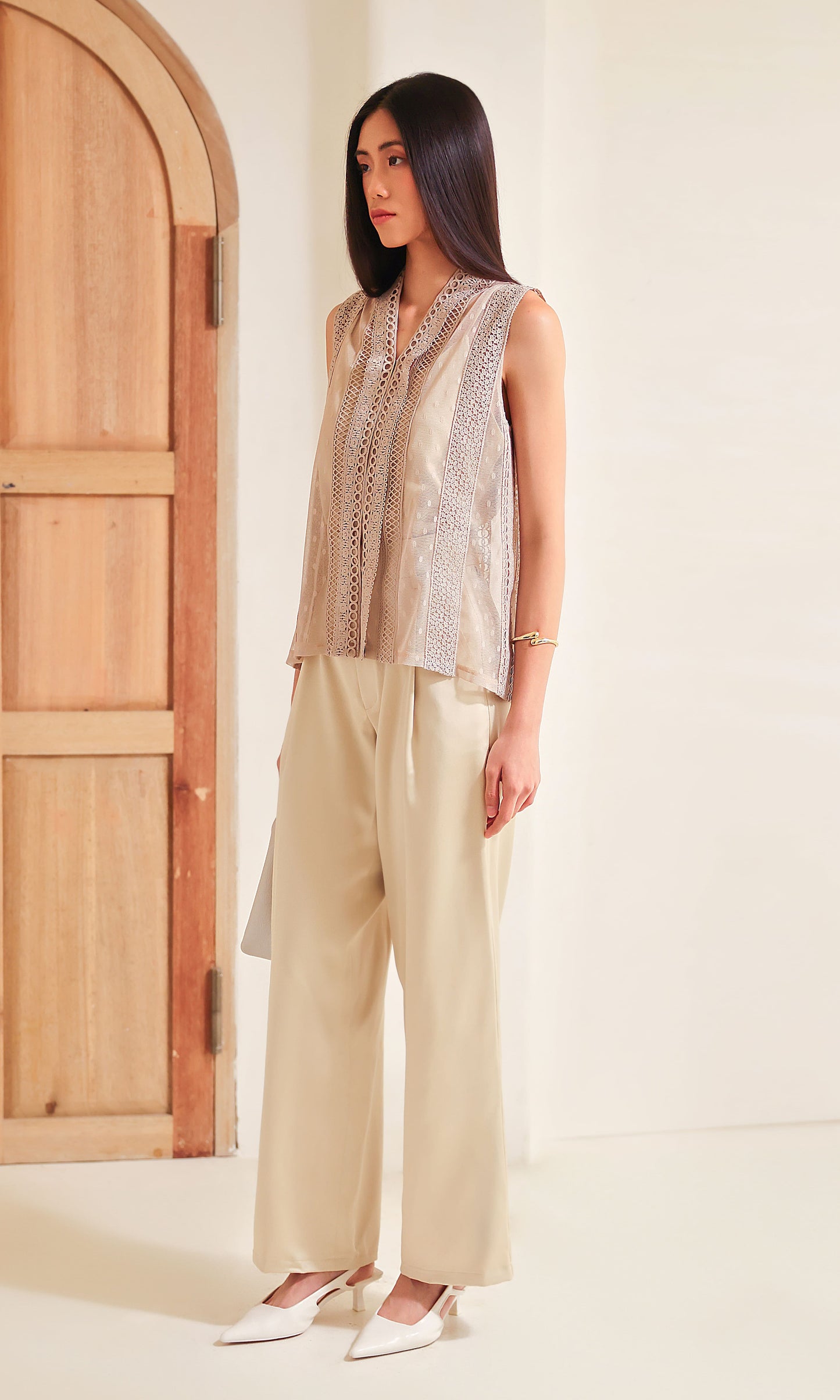 Suvi Top in Biscuit