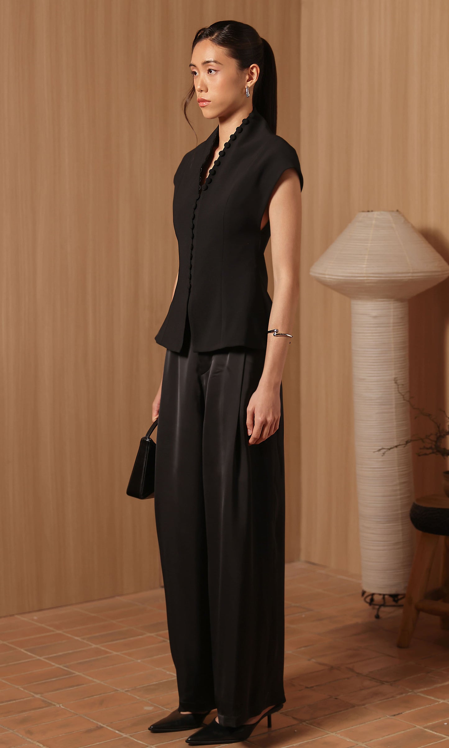 Fawn Top in Black