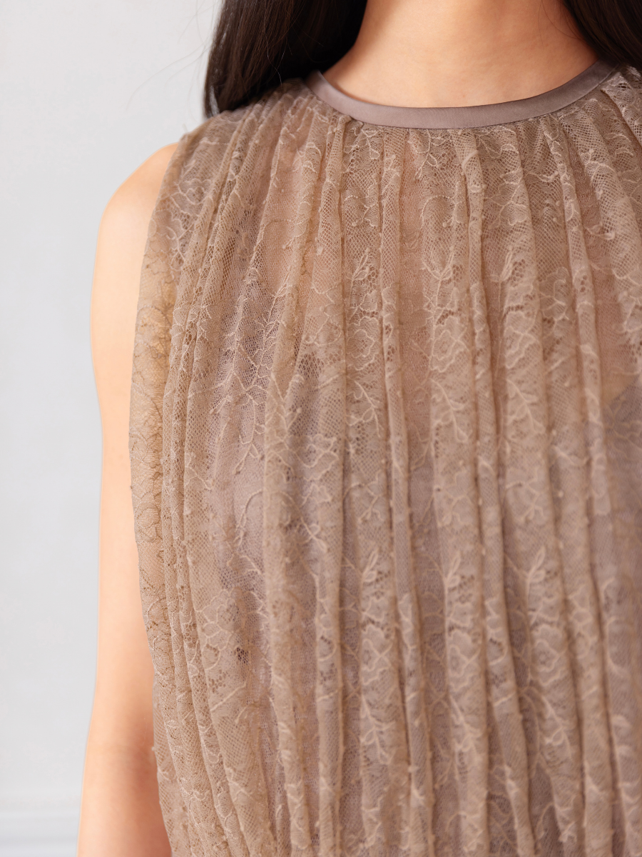 Ryland Top in Mocca