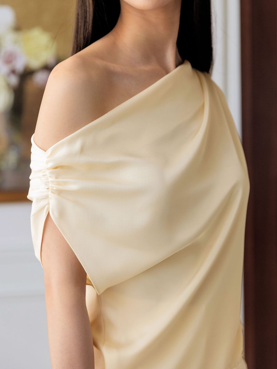 Winn Top in Butter Yellow