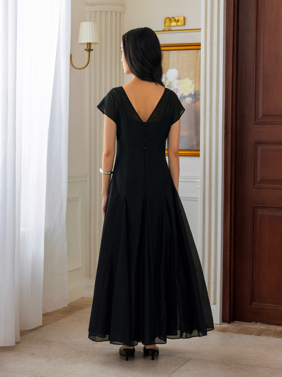 Larah Dress in Black