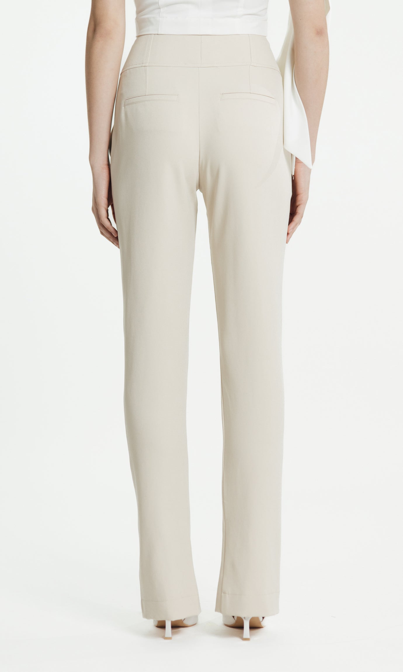 Rita Pant in Oat