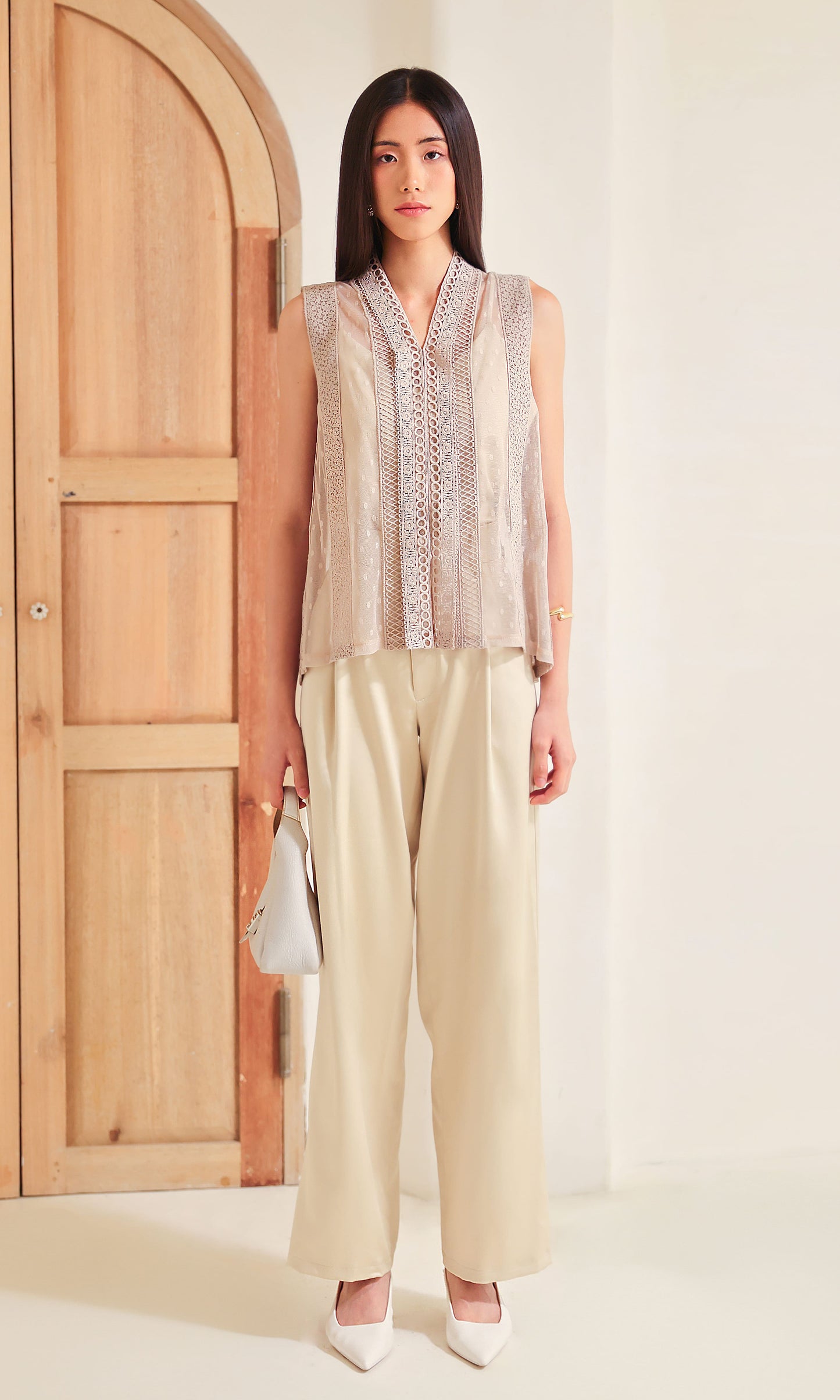 Suvi Top in Biscuit
