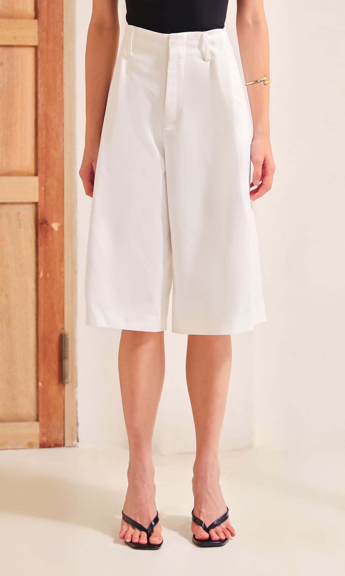 Capture Pants in White