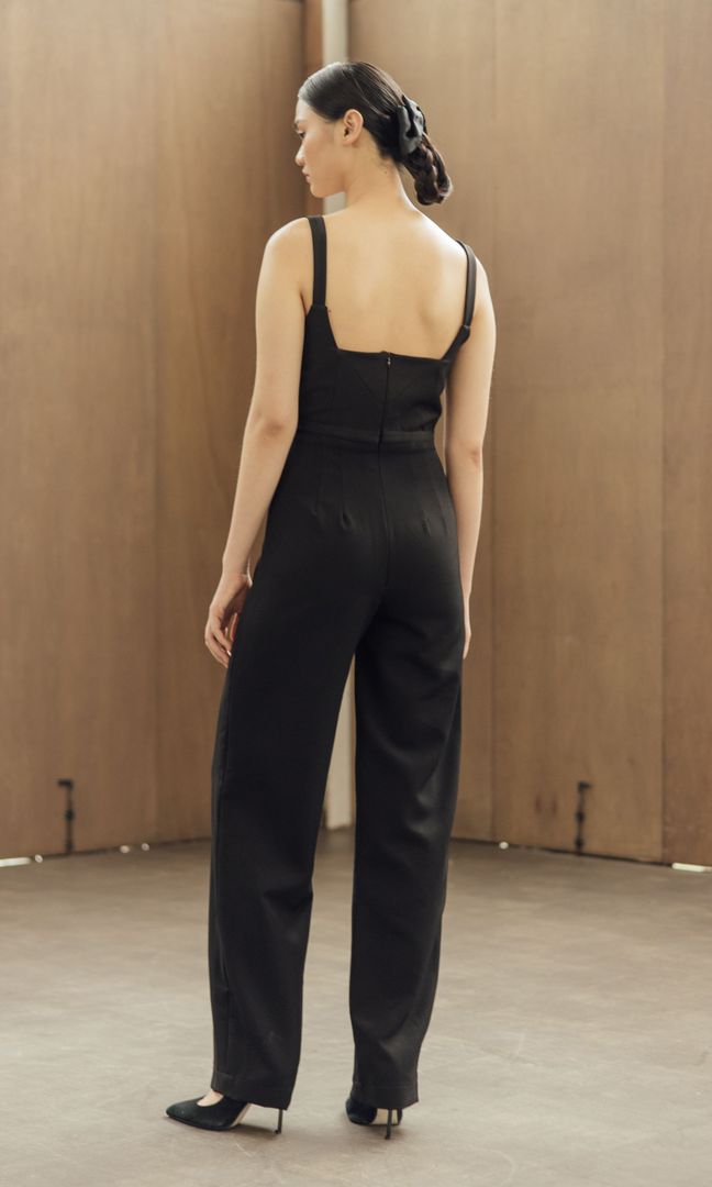 [READY STOCK] Vento Jumpsuit in Black